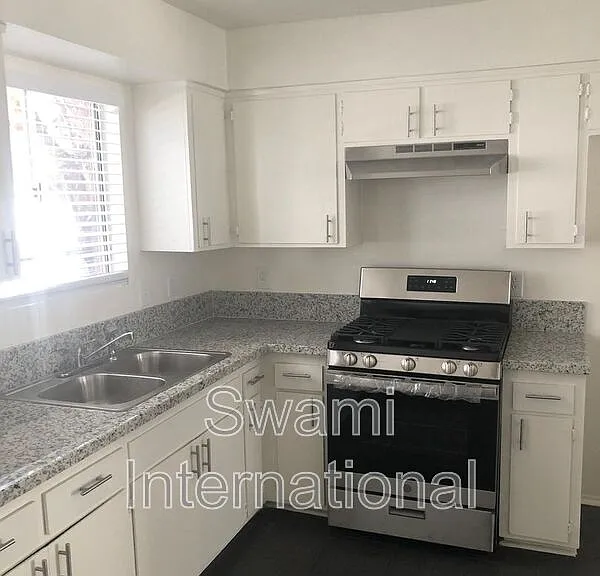 345 E Stepney St #4 — Photo 22