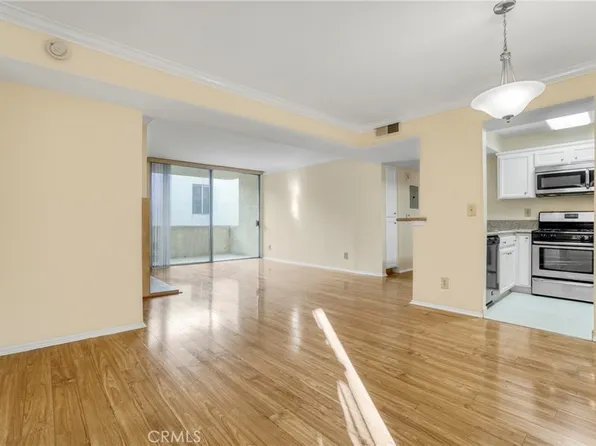 5325 Newcastle Ave Unit 240, Encino, CA 91316
