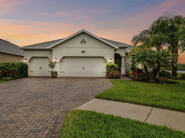 18100 Roseate Dr, Lutz, FL 33558