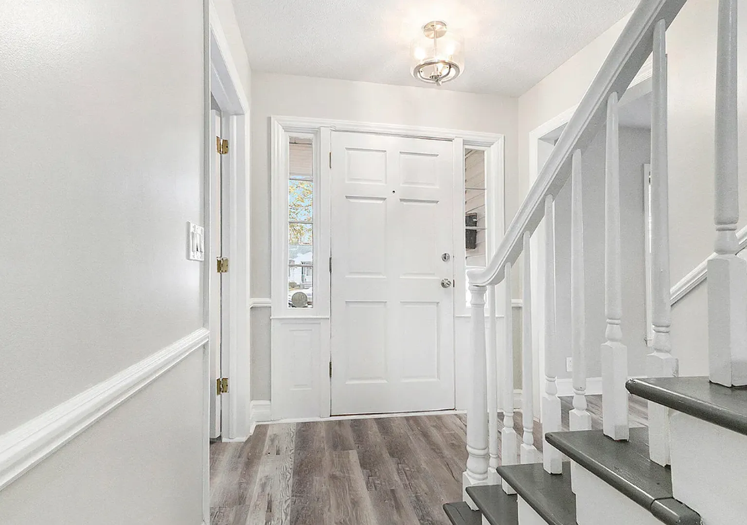 2605 Evernia — Photo 4