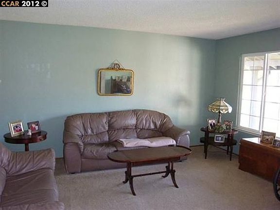 2nd image of 2519 Begonia St