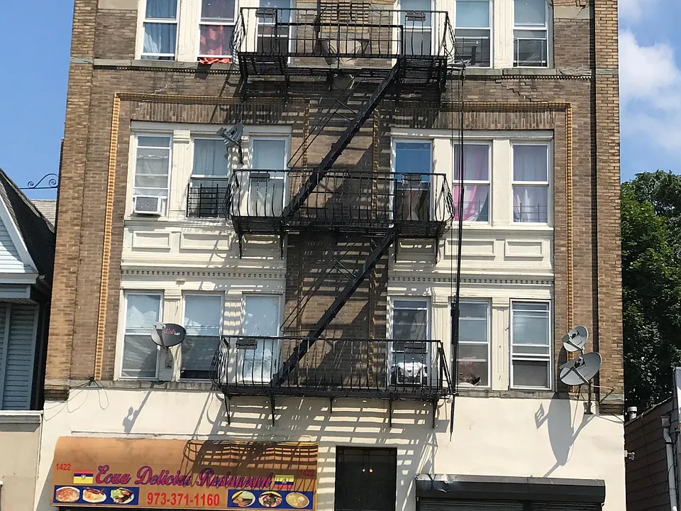 1422 Springfield Ave #2R