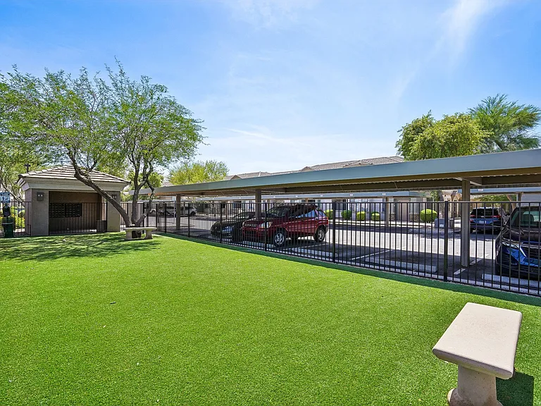 Adiamo Palm Valley Apartments in Goodyear, AZ