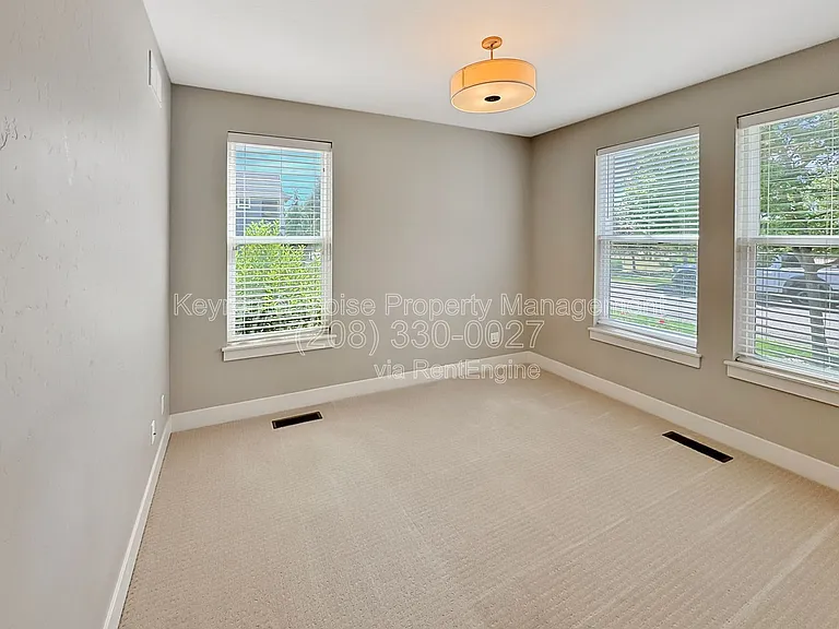 2784 S Trailwood Way — Photo 2