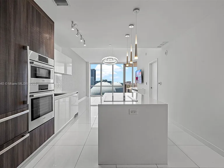 851 NE 1st Ave #1506 — Photo 5