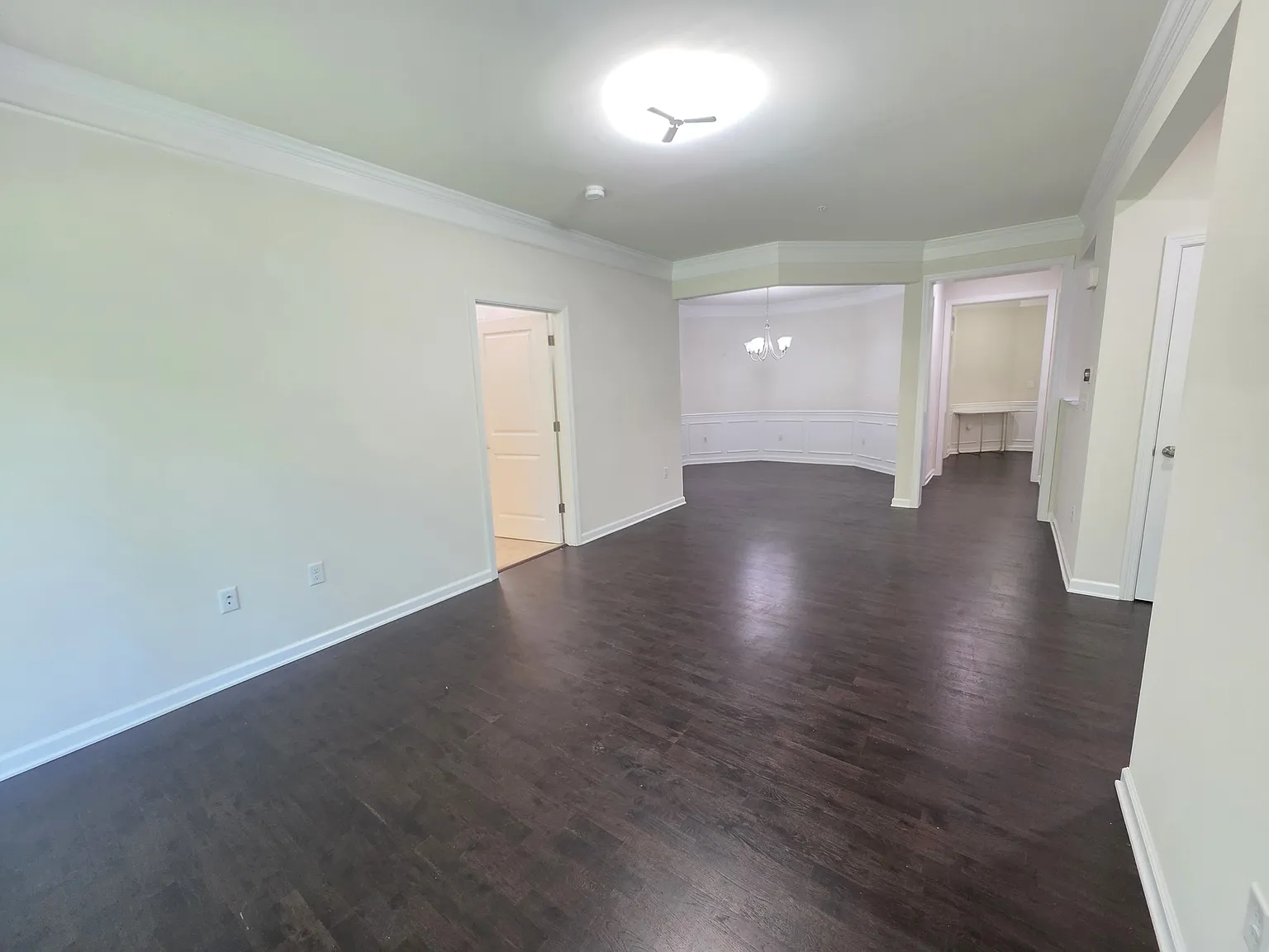 3 bed, 1470 sqft, $3,199 — Photo 2