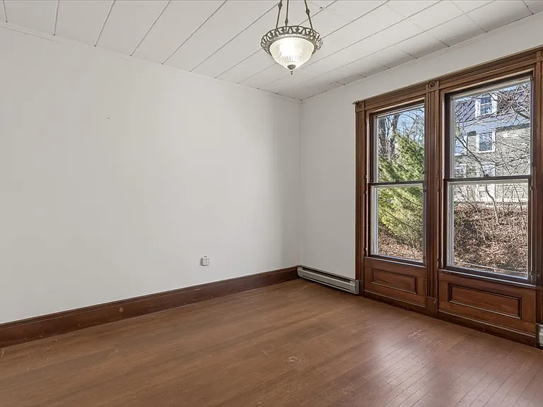 31 Franklin St #B — Photo 13