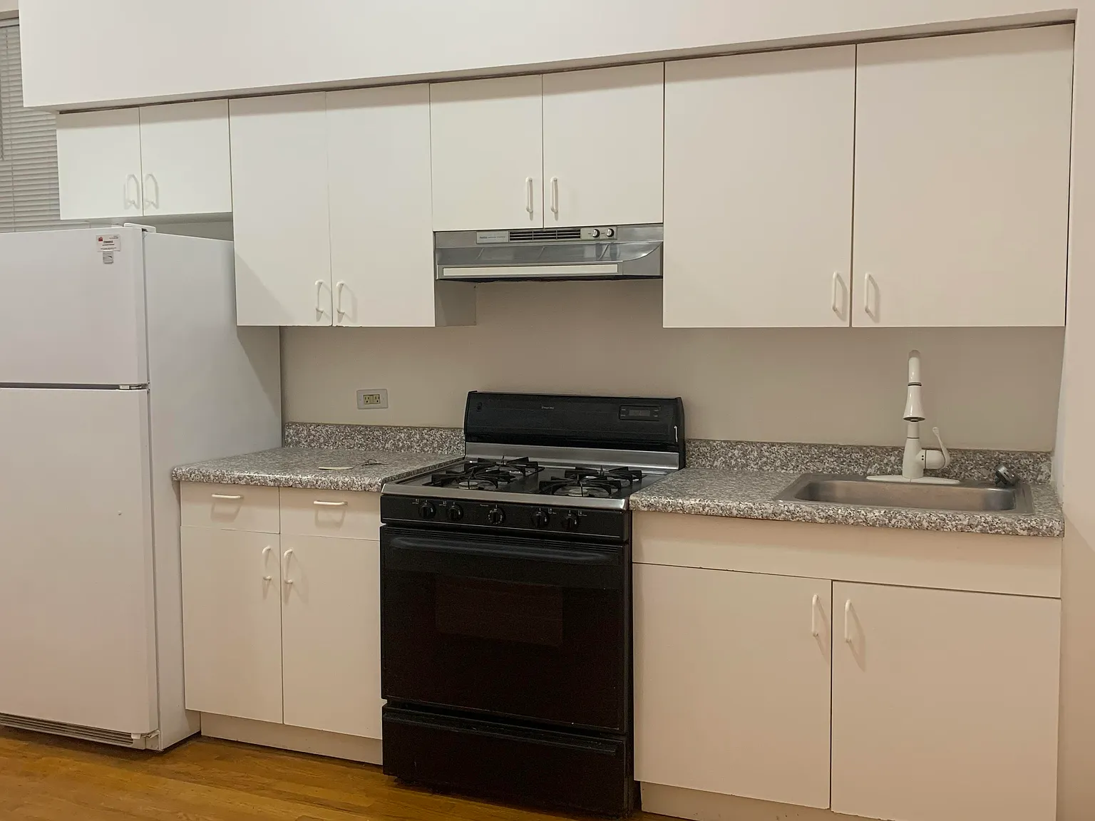 1 bed, 450 sqft, $1,400 — Photo 4
