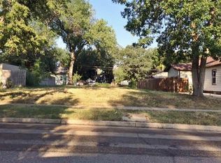 107 7th St NW, Minot, ND 58703