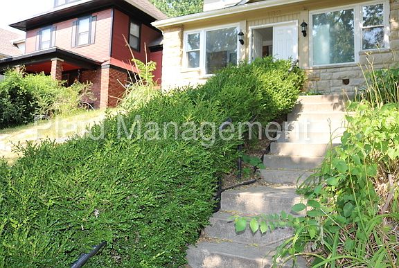 3rd image of 132 Elmwood Ave