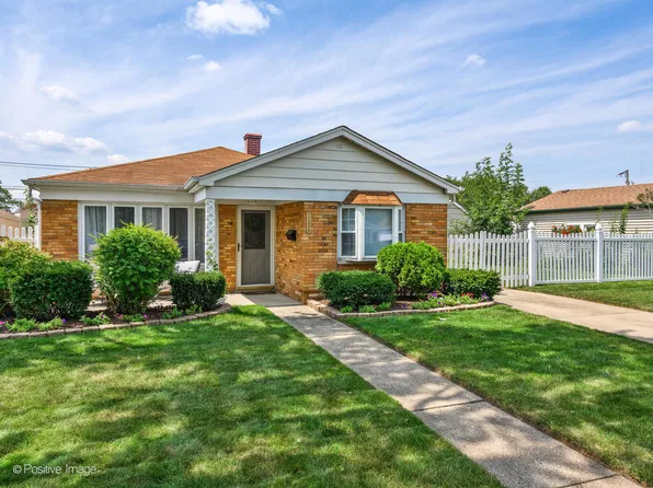11600 Rogowski Dr, Alsip, IL 60803