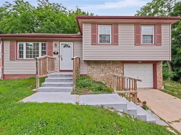 8212 NE 51st St, Kansas City, MO 64119