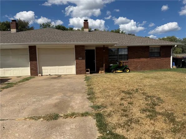 3696 Green Acres Rd, Springdale, AR 72764