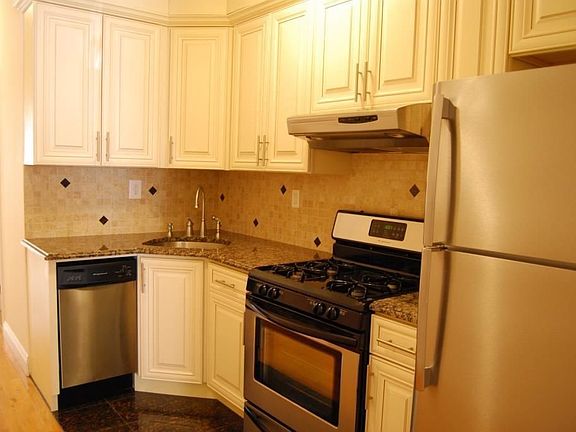 5th image of 30-79 32nd St #1F