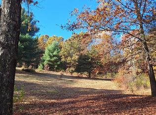 3 Mountain Rd, Holyoke, MA 01040