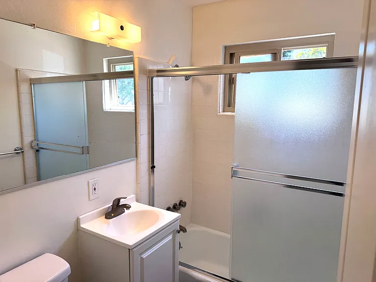 715 Monroe St #1 — Photo 6