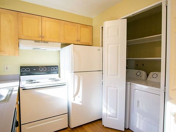 5th image of 3727-3731 SE 35th Pl #3729