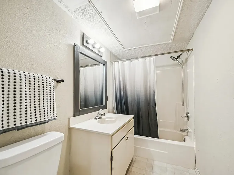 2701 S Juniper Ave #204U — Photo 8