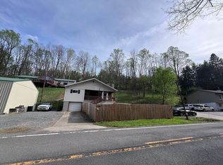 1065 Canyon Rd, Morgantown, WV 26508