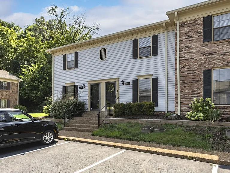 5768 Stone Brook Dr — Photo 4