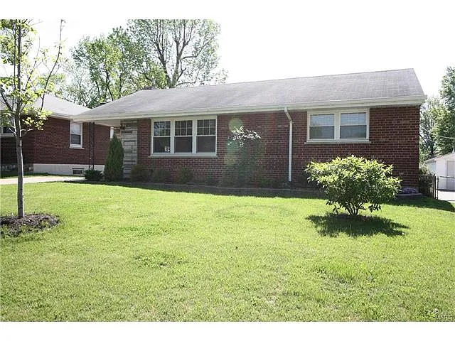 8116 Parkwood Dr photo 1