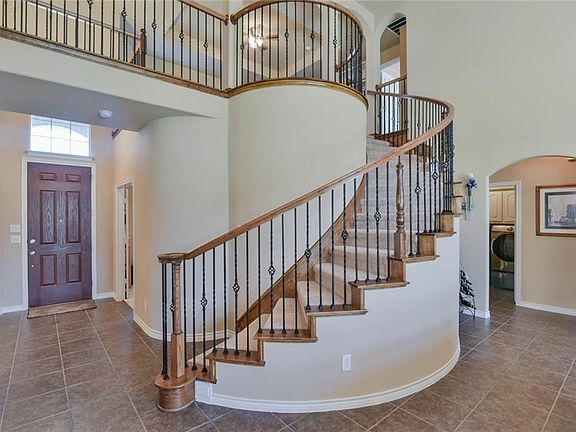 3rd image of 1240 Clearbrook Dr