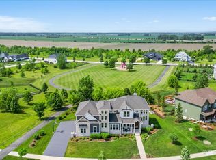 1044 Redbud Ln, Sugar Grove, IL 60554