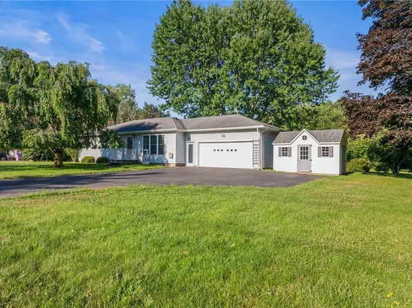 1095 Howard Rd, Rochester, NY 14624