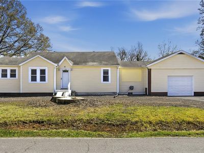 4585 Oak Ridge Dr, Winston Salem, NC, 27105