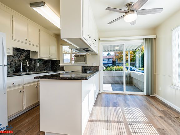 4th image of 1530 Brookvale Dr APT 1