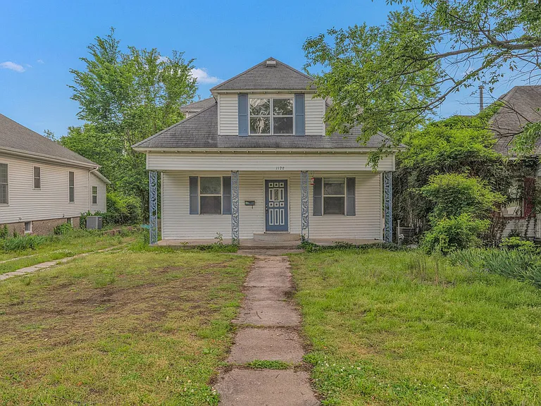1128 W Broadway St — Photo 1