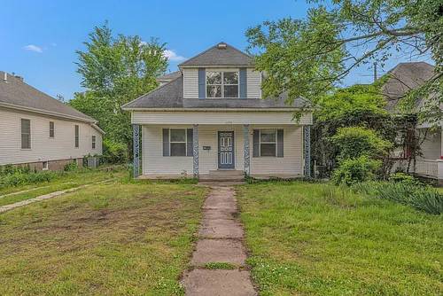 1128 W Broadway St Photo 1