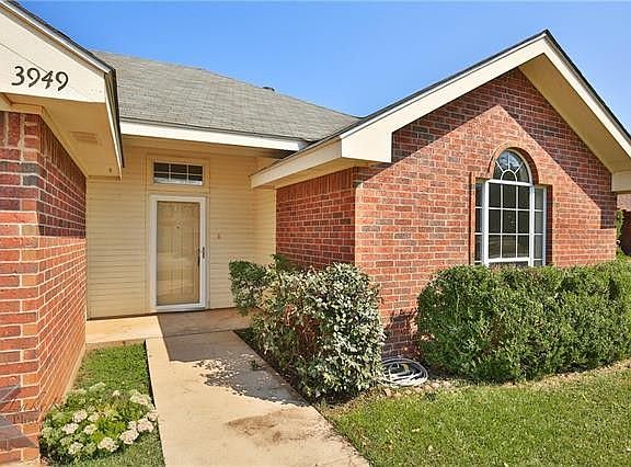 3rd image of 3949 Duke Ln