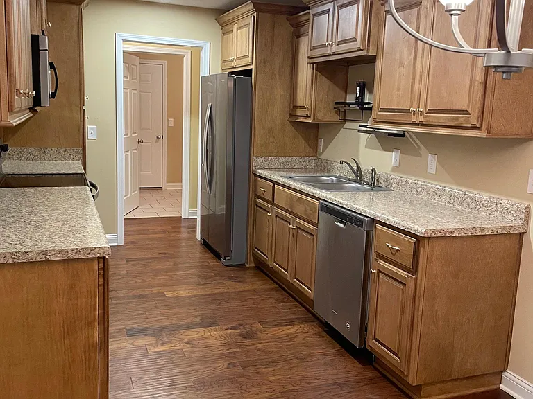 692 Pleasant Meadow Ln — Photo 6