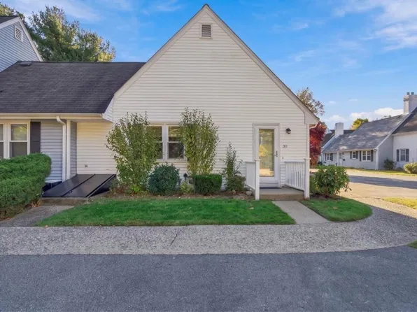 12 State Rd APT 3D, Plymouth, MA 02360