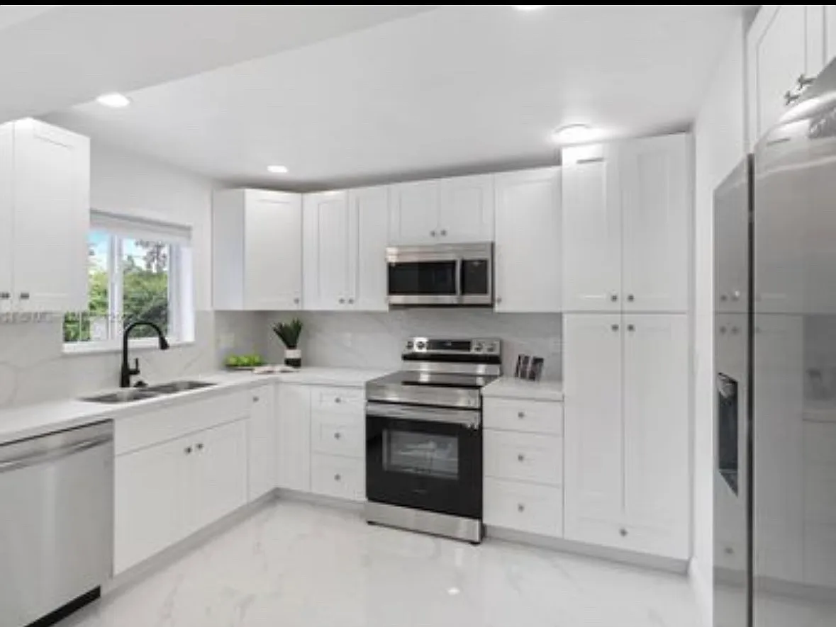 3 bed, 1360 sqft, $4,500 — Photo 3
