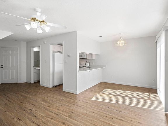 4th image of 503 Gateway Pkwy APT 2