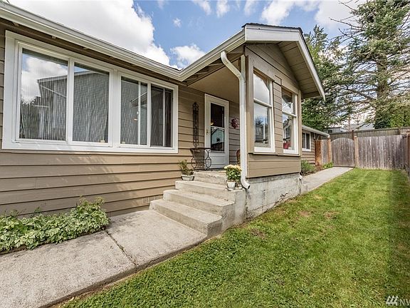 2nd image of 3915 205th Pl SW