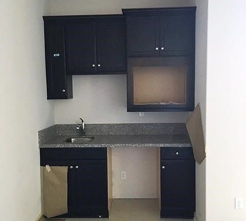 kitchenette in 1st floor bedroom