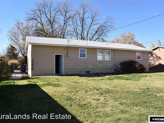 3rd image of 1121 Westwood Dr