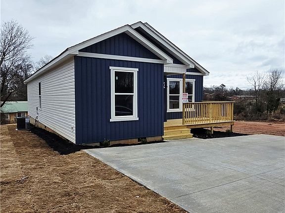 2nd image of 403 Tribble St