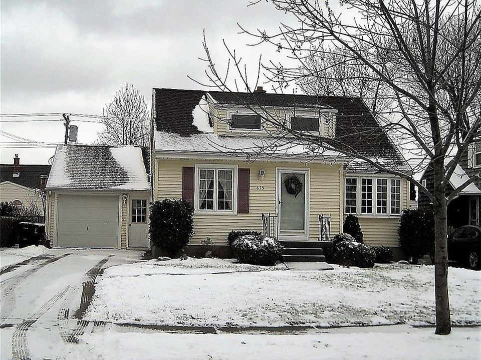 1st image of 615 Cornwall Ave