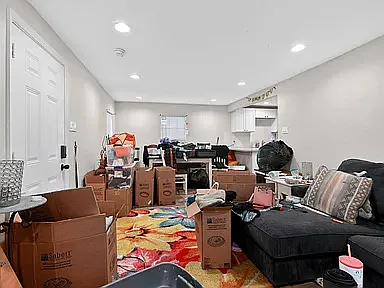511 W Orange St — Photo 14