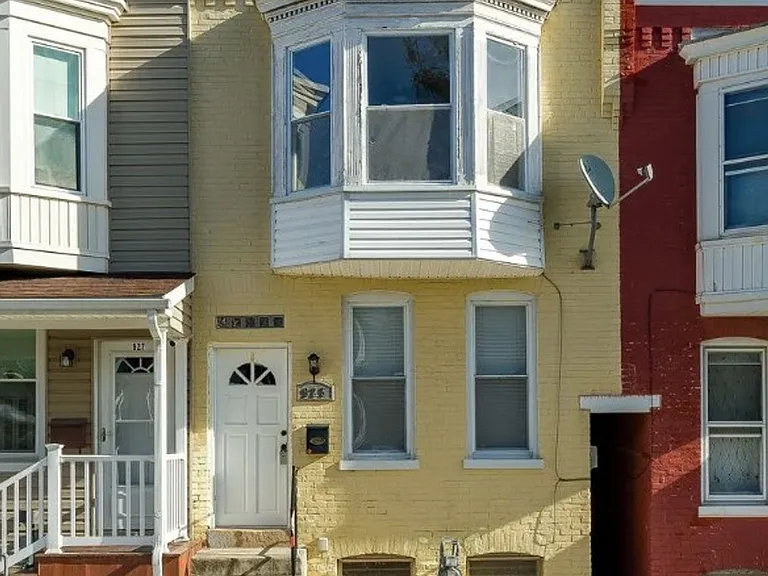 925 N Pine St — Photo 18