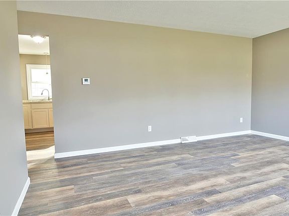 3rd image of 4006 Fairlawn Heights Dr SE