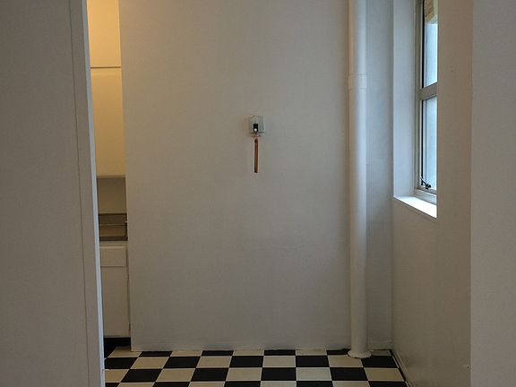 5th image of 80 La Salle St APT 2D