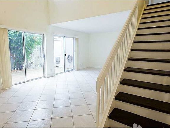 4th image of 1476 Springside Dr