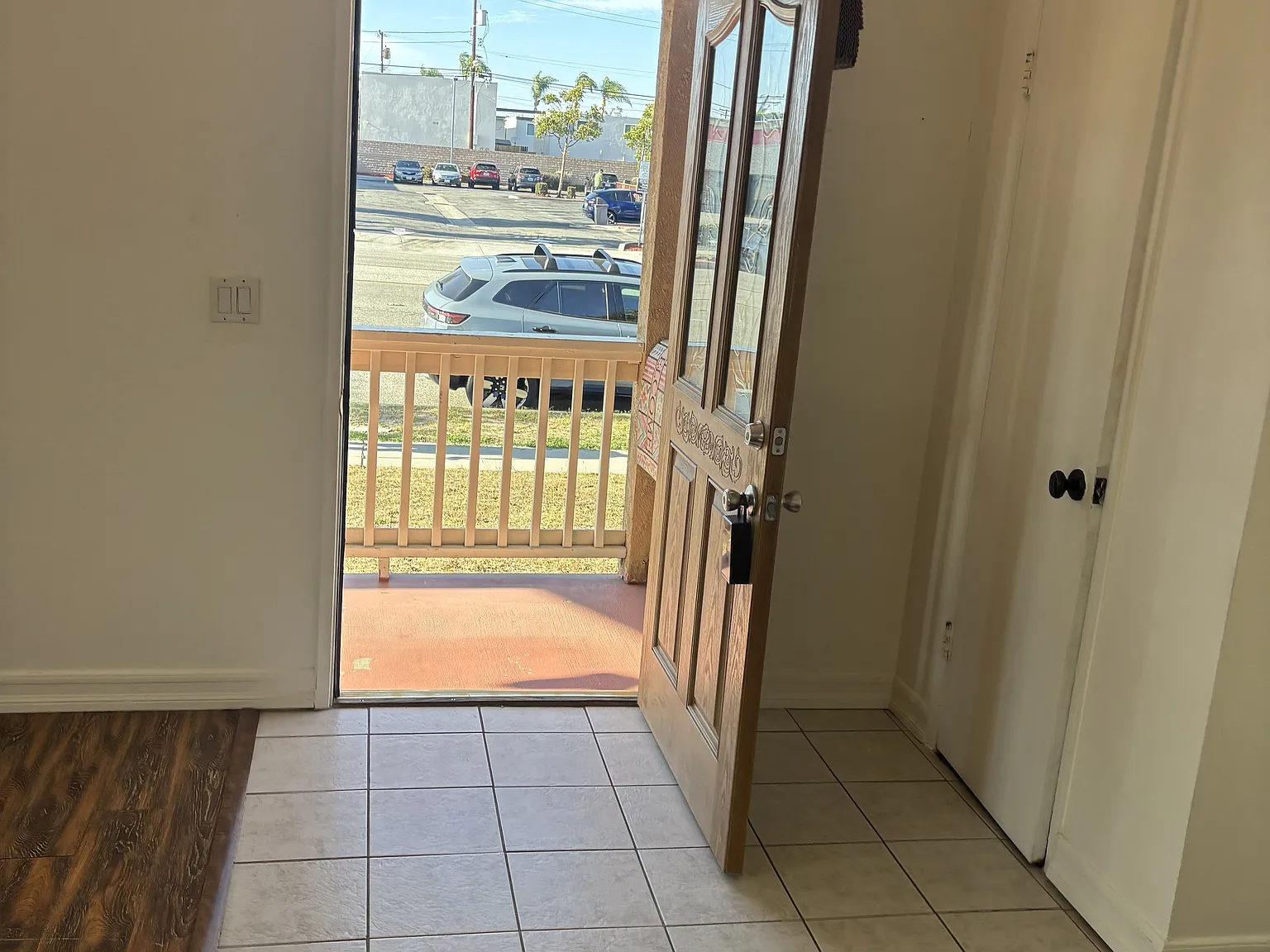 3 bed, 1352 sqft, $4,995 — Photo 2