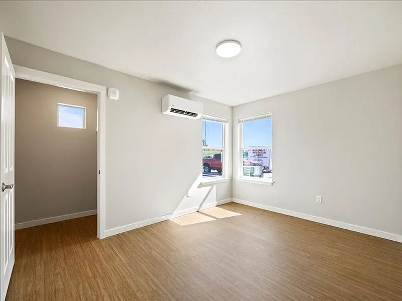 6005C Chapel Hill Blvd — Photo 3