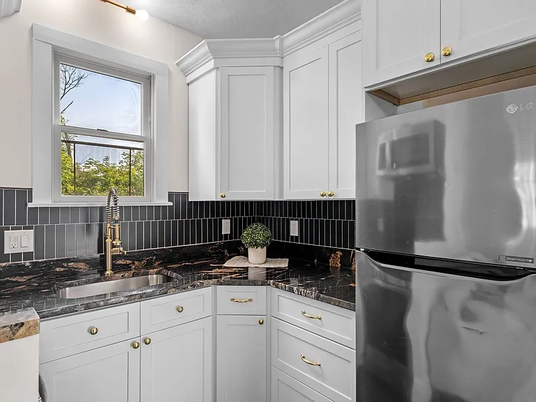 28 Columbus Ave #4 — Photo 6